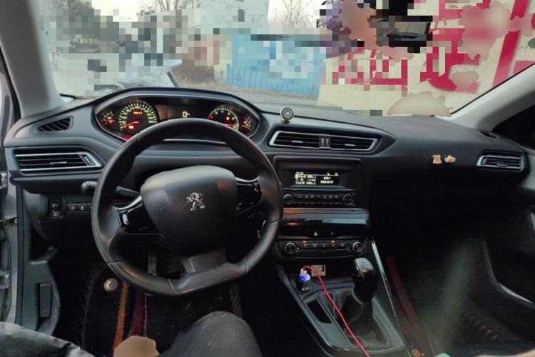 Used Peugeot 308 2016 1.6L Manual Fashion Edition Center Console