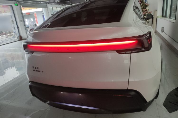 Used Tesla Model Y 2026 Rear-Drive Model