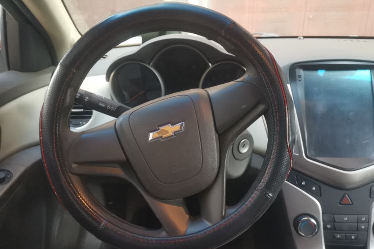 Used Chevrolet Cruze 2015 1.5L Classic SL MT Steering Wheel
