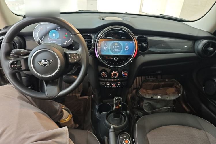 Used MINI 2023 1.5T ONE Center Console