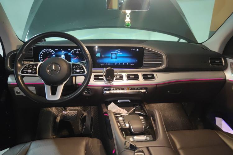 Used Mercedes-Benz GLE 2021 GLE 450 4MATIC Stylish Model Center Console