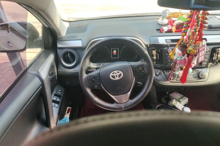 Used Toyota RAV4 2016 2.0L CVT Two-Wheel Drive Smart Edition China V Standard Steering Wheel