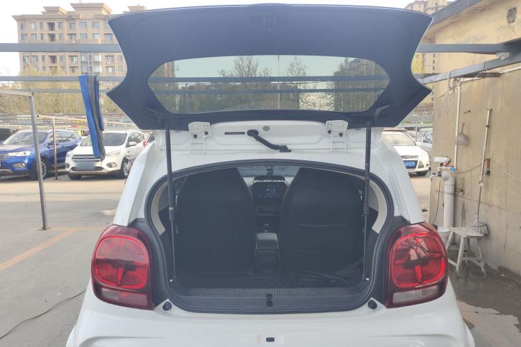 Used Roewe Clever 2021 302km All-Round Version Trunk