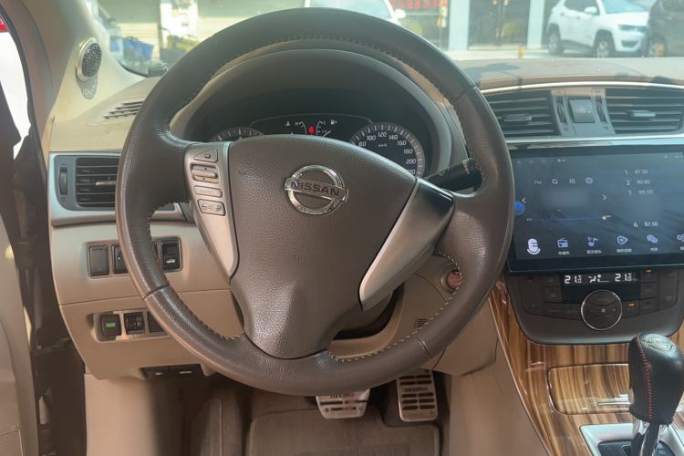 Used Nissan Sylphy 2012 1.8XL CVT Luxury Edition Steering Wheel