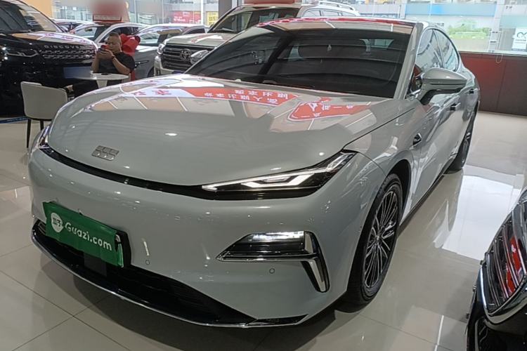 Used Geely Galaxy 8 2025 130km EM-i Prestige Edition