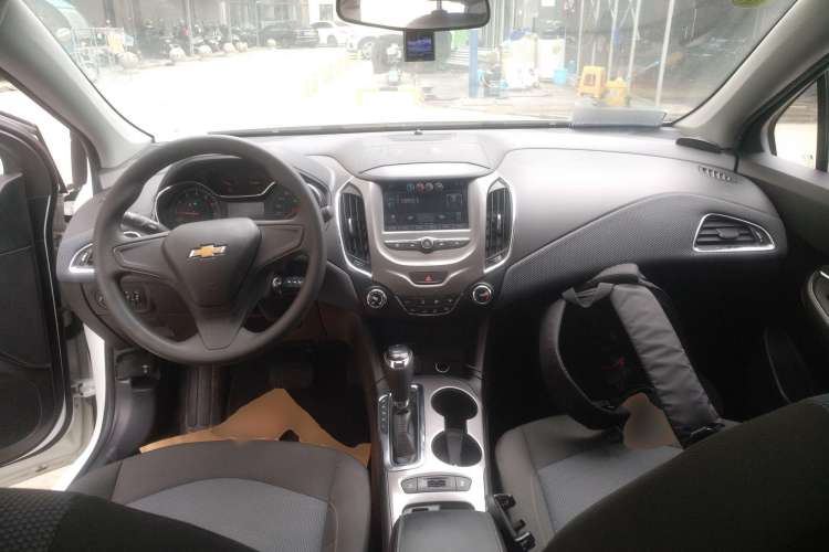 Used Chevrolet Cruze 2018 320 Automatic Pioneer Sunroof Edition