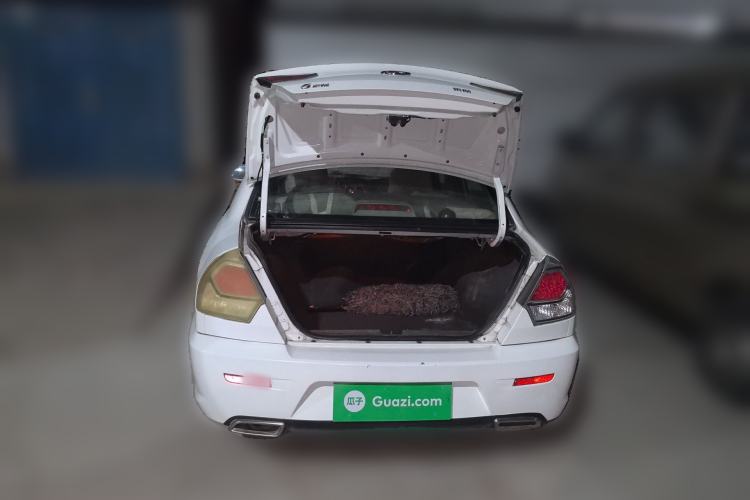 Used Soueast V3 Lingyue 2014 1.5L Manual Entry-Level Version Trunk