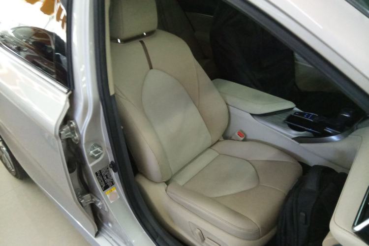 Used Toyota Camry 2018 Dual-Engine 2.5 HG Luxury Edition
