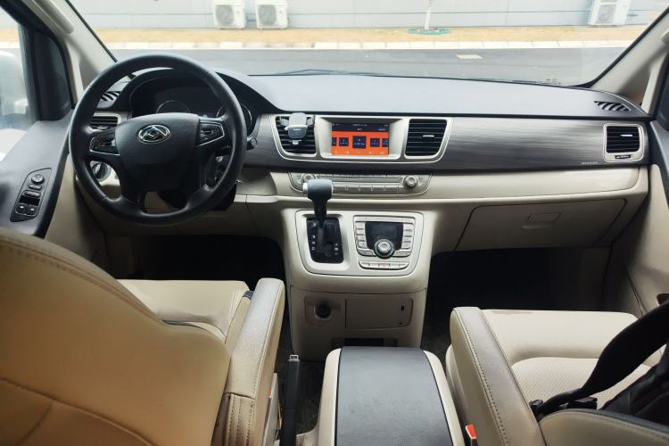 Used SAIC MAXUS G10 2019 PLUS 2.0T Automatic Elite Edition China V Standard Center Console