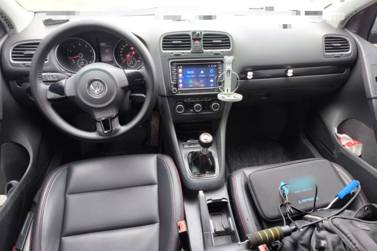 Used Volkswagen Golf 2011 1.4 TSI Manual Comfort Edition Center Console