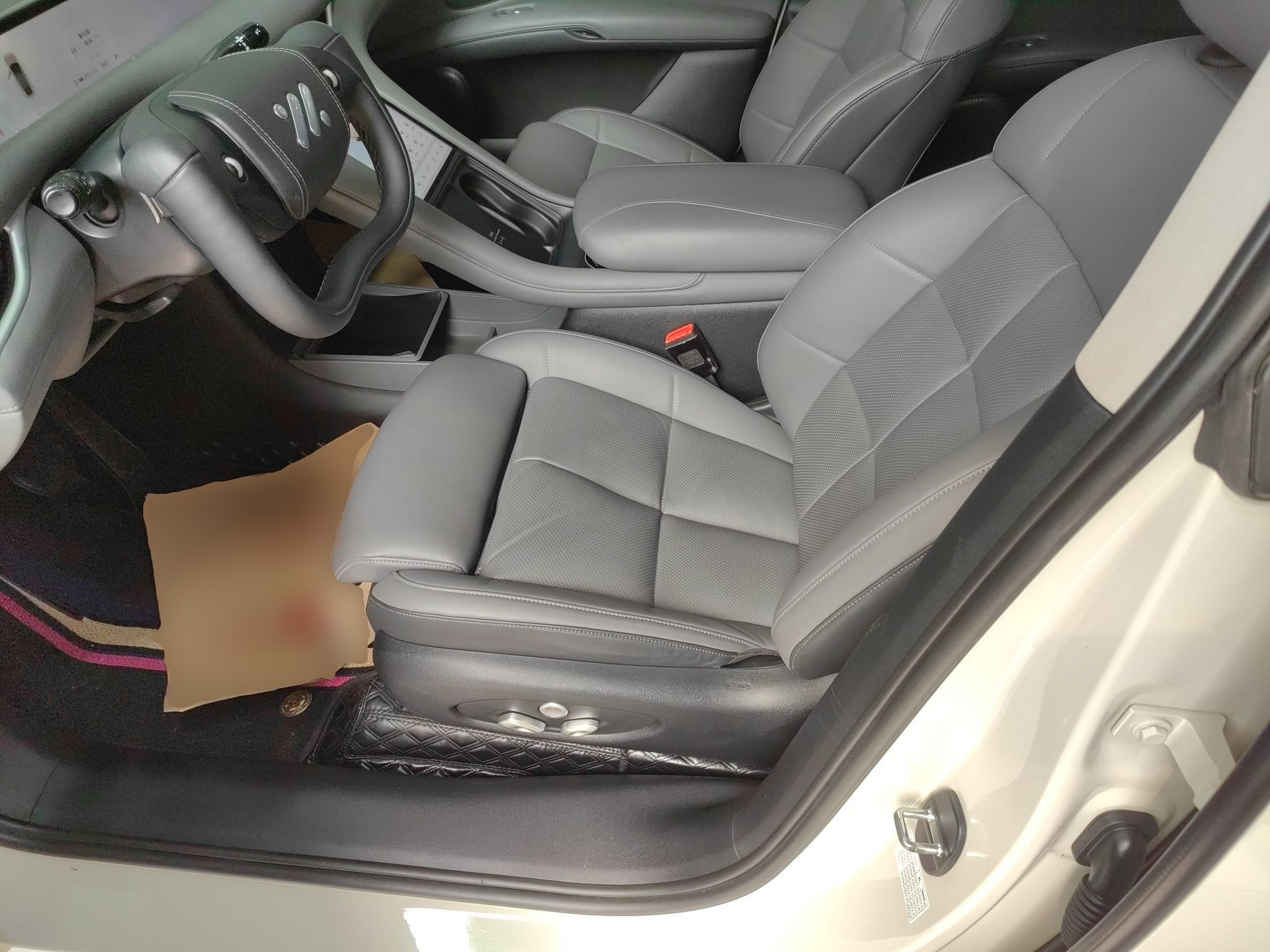 Переднее сиденье в автомобиле