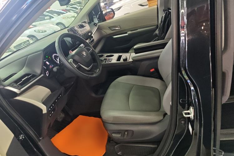 Used Toyota Granvia 2023 2.5L Hybrid Prestige PLUS Edition