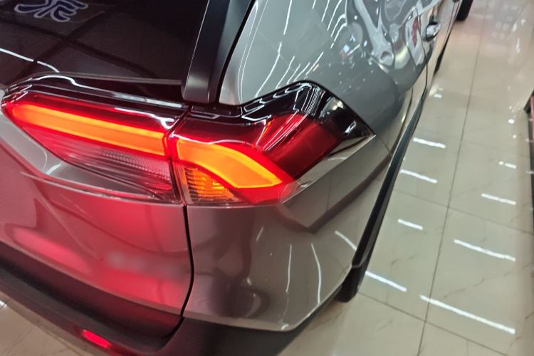 Used Toyota RAV4 2022 2.0L CVT Two-Wheel Drive Fashion Plus Edition Right Rear Taillight