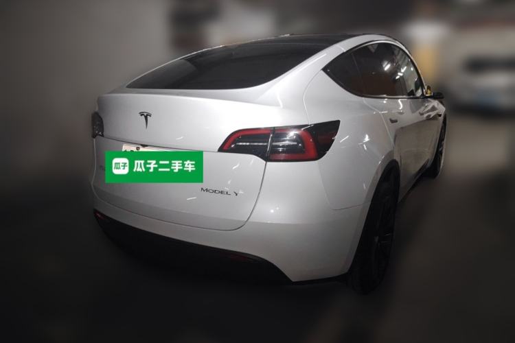 Used Tesla Model Y 2024 Long-Range All-Wheel-Drive Version Rear Right 45 Deg