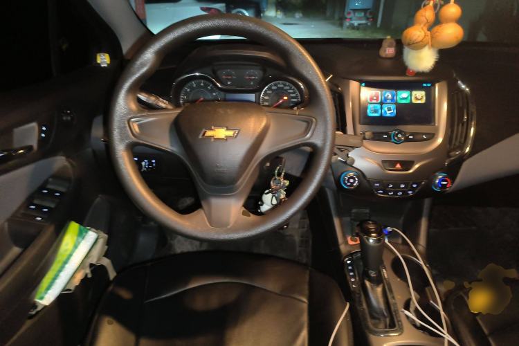 Used Chevrolet Cruze 2018 Revised Version 320 Automatic Pioneer Edition Steering Wheel