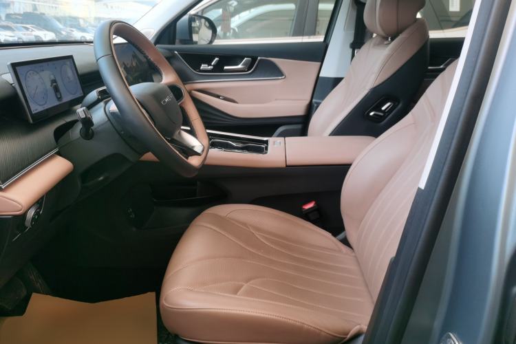 Used Chery Tiggo 8 L 2024 2.0T Two-Wheel Drive Prestige Version 5 Seats
