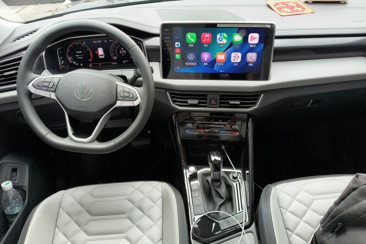 Used Volkswagen Tayron 2024 300TSI Two-Wheel-Drive Luxury Plus Advanced Version Center Console