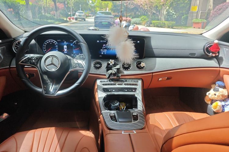 Used Mercedes-Benz CLS 2022 CLS 300 Sport Edition Center Console