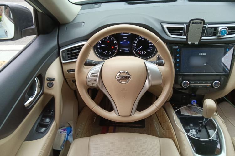 Used Nissan X-Trail 2014 2.0L CVT Comfort Edition 2WD Steering Wheel