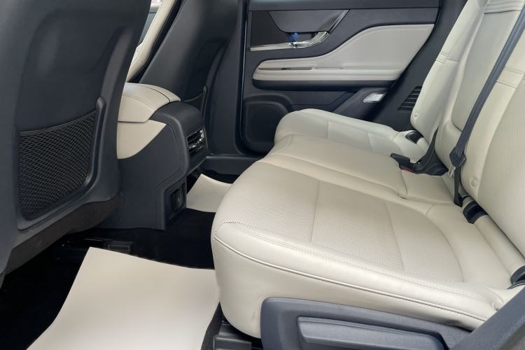 Used Lincoln Corsair 2023 2.0T Two-Wheel Drive Luxury Edition Interior 6