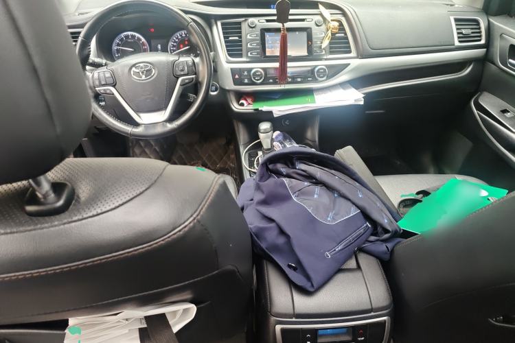 Used Toyota Highlander 2017 2.0T Four-Wheel Drive Luxury Edition 7 Seats Center Console