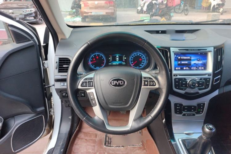 Used BYD Surui 2014 1.5L Manual Luxury Model
