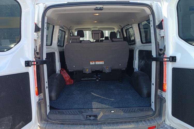 Used Ford Transit 2019 2.0T Gasoline Multi-Purpose Commercial Vehicle Short Wheelbase Low Roof 6-Seater China VI Standard
