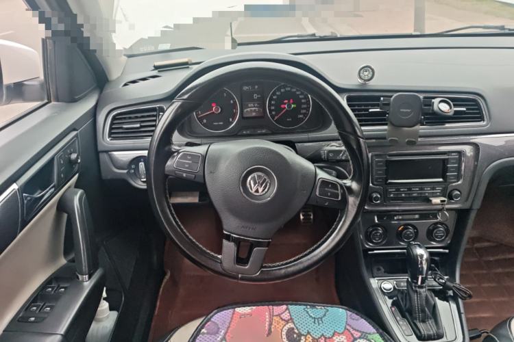 Used Volkswagen Cross Lavida 2014 1.4TSI DSG Steering Wheel