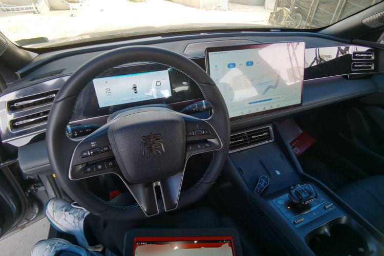 Used BYD Qin L 2024 DM-i 120KM Excellence Model Center Console