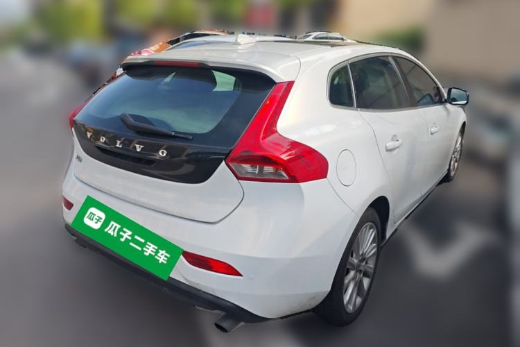 Used Volvo V40 2014 2.0T Zhiya Edition Rear Right 45 Deg