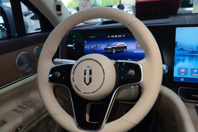 Used Hima AITO M9 2025 Extended-Range Ultra Version 52 kWh 6-Seater Steering Wheel