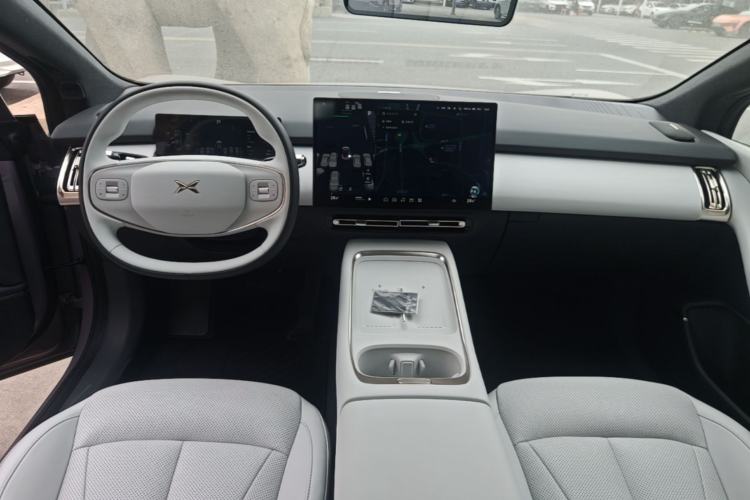 Used XPeng P7+ 2024 Long-Range Max Center Console