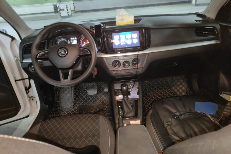 Used Skoda Kamiq 2020 1.5L Automatic Standard Edition Center Console