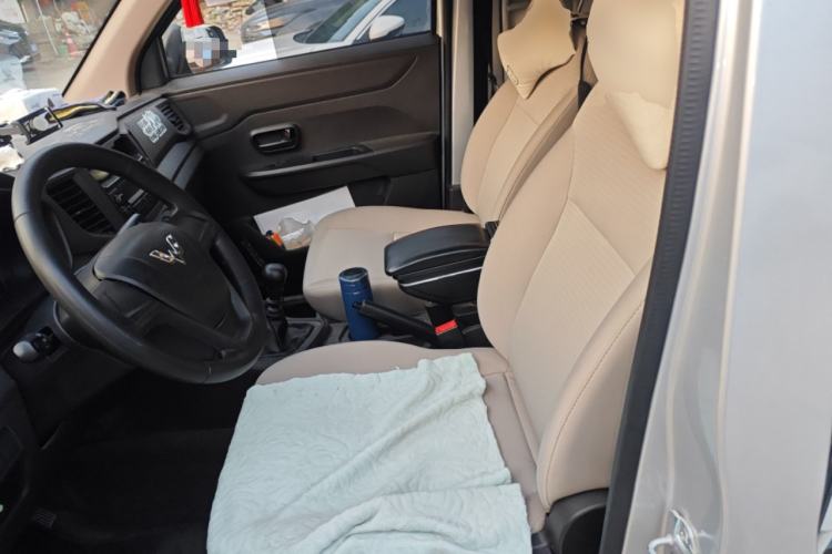 Used Wuling Hongguang V 2019 1.5L Jingqu Edition Sealed-Window Vehicle China VI LAR Left Rear Seat