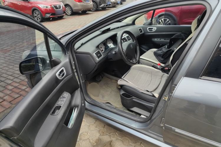 Used Peugeot 307 2010 Sedan 1.6L Automatic Comfort Edition Driver Seat