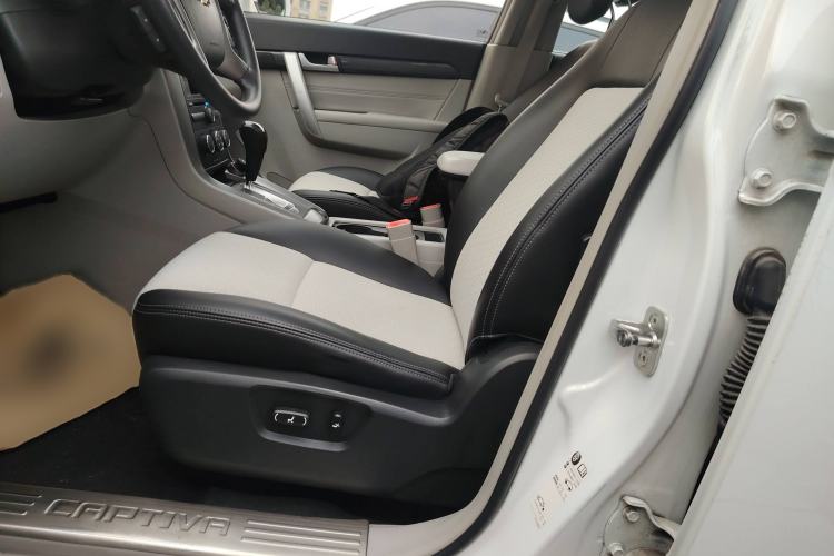 Used Chevrolet Captiva 2015 2.4L Two-Wheel Drive Urban Version 5 Seats