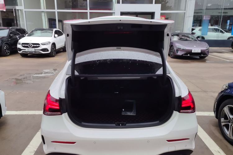 Used Mercedes-Benz A-Class 2022 Revised Version A 200 L Sport Sedan Fashionable Style
