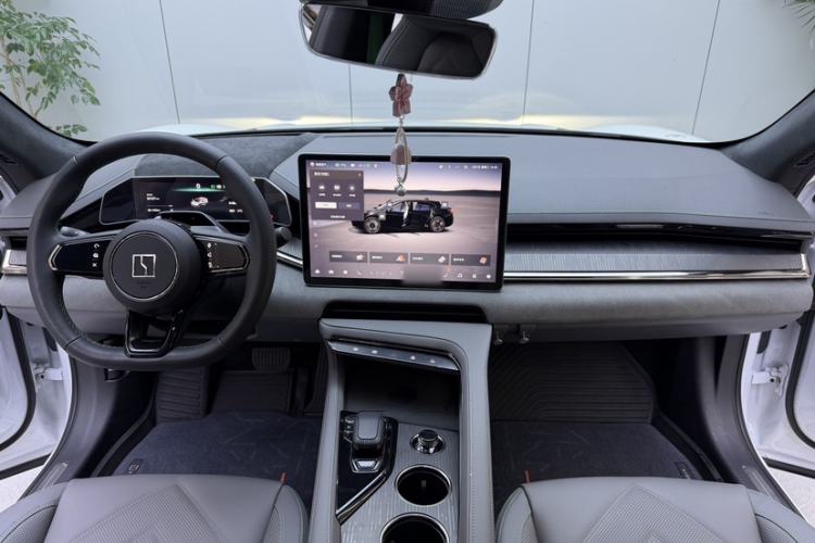 Used Zeekr 001 2023 WE Edition 86 kWh Interior 7