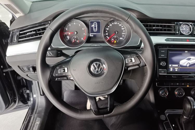 Used Volkswagen Magotan 2019 330TSI DSG Leading Edition China V Standard