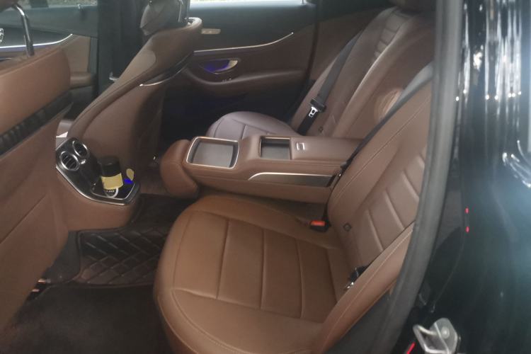 Used Mercedes-Benz E-Class New Energy 2022 Restyled E 350 e L Plug-in Hybrid Sports Sedan Left Rear Seat