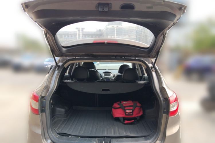 Used Hyundai ix35 2015 2.0L Automatic 2WD Smart Type China IV Trunk