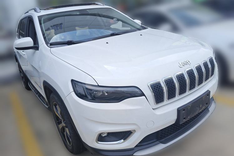 Used Jeep Cherokee 2020 2.0T Two-Wheel Drive Leading Edition Front Right 45 Deg