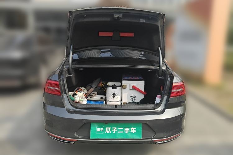 Used Volkswagen Magotan 2017 330TSI DSG Luxury Model Trunk