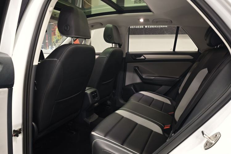 Used Volkswagen T-ROC 2023 280TSI DSG Two-Wheel Drive Time Edition
