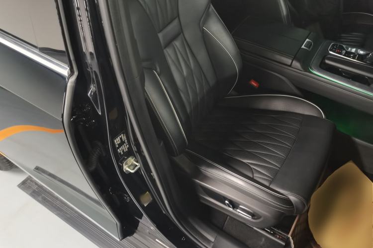 Used GAC Trumpchi GS8 2022 Linghang Series 2.0 TGDI Two-Wheel-Drive Luxury Smart Connectivity Version (7 Seats) Right Front Seat