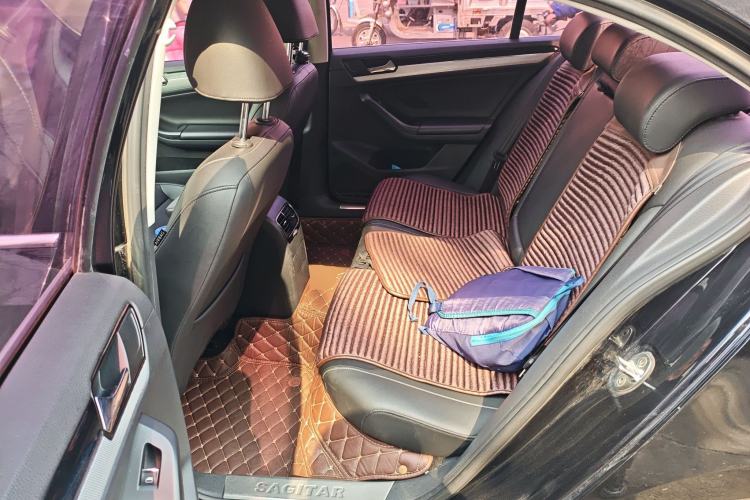 Used Volkswagen Sagitar 2015 1.6L Manual Comfort Model
