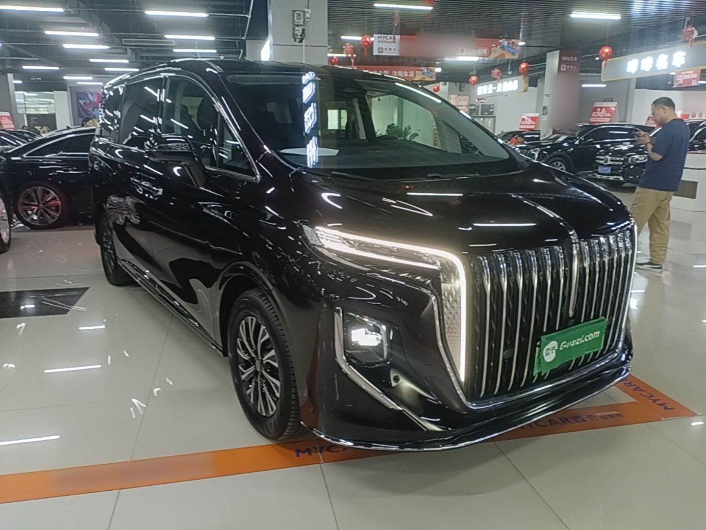 Hongqi HQ9 PHEV 2024 2.0T Four-Wheel Drive Luxury Edition — снимка 3