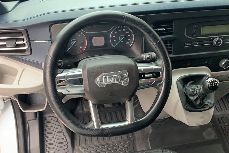 Used JMC Fushun 2025 2.0T 6MT Diesel Mid-Range Business-Class 9-Seater (Non-Commercial)
