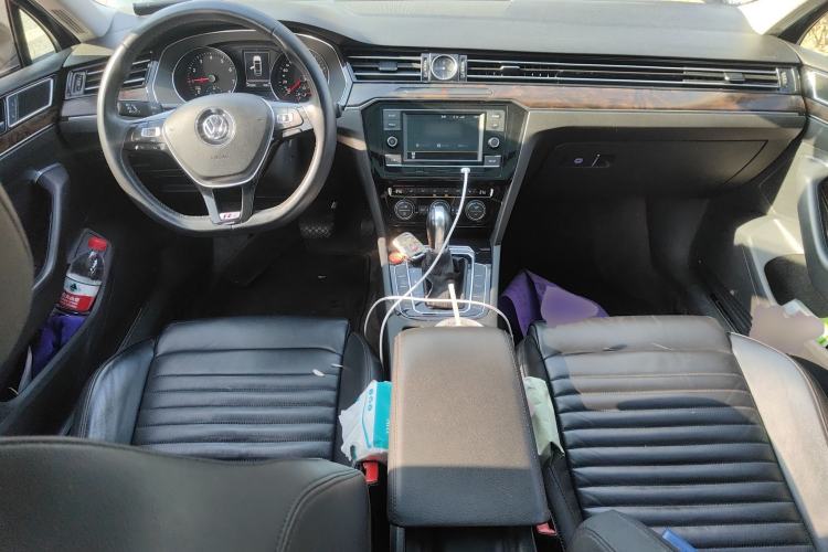 Used Volkswagen Magotan 2018 Facelift 380TSI DSG Luxury Version Center Console