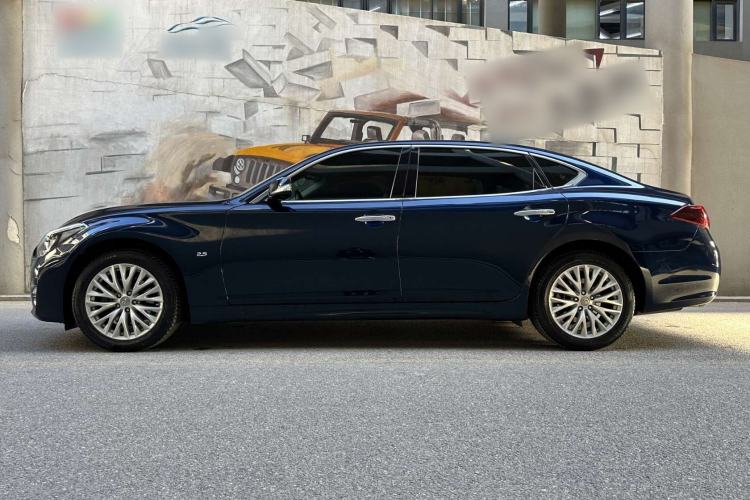 Used Infiniti Q70 2017 Q70L 2.5L Enjoyment Edition Exterior 2